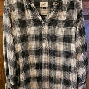 Universal Thread Black Plaid Top